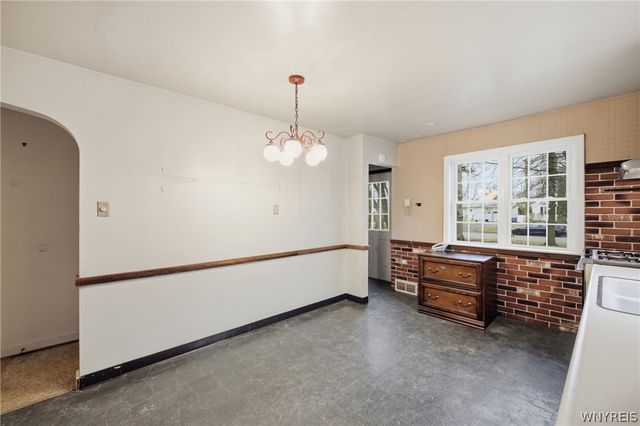 48 Century Drive, West Seneca, NY 14224