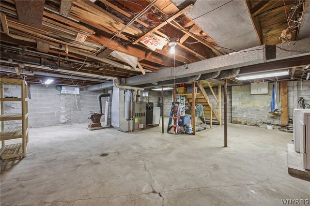 48 Century Drive, West Seneca, NY 14224