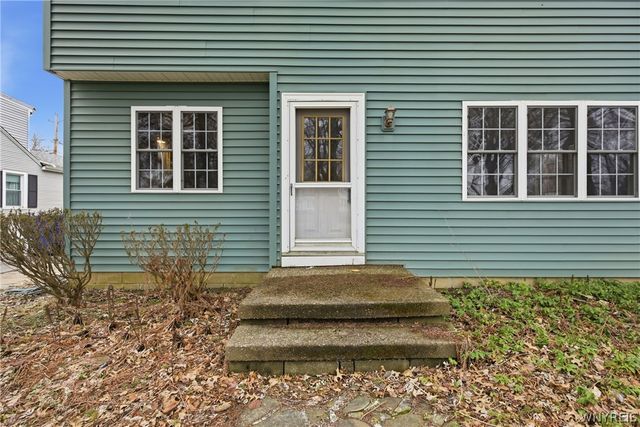 48 Century Drive, West Seneca, NY 14224