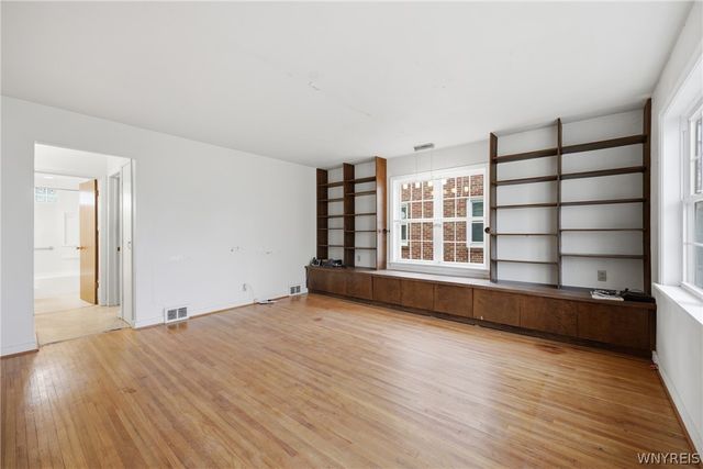 48 Century Drive, West Seneca, NY 14224