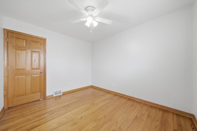 10725 S Rutherford Avenue, Worth, IL 60482