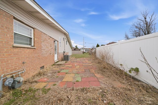10725 S Rutherford Avenue, Worth, IL 60482
