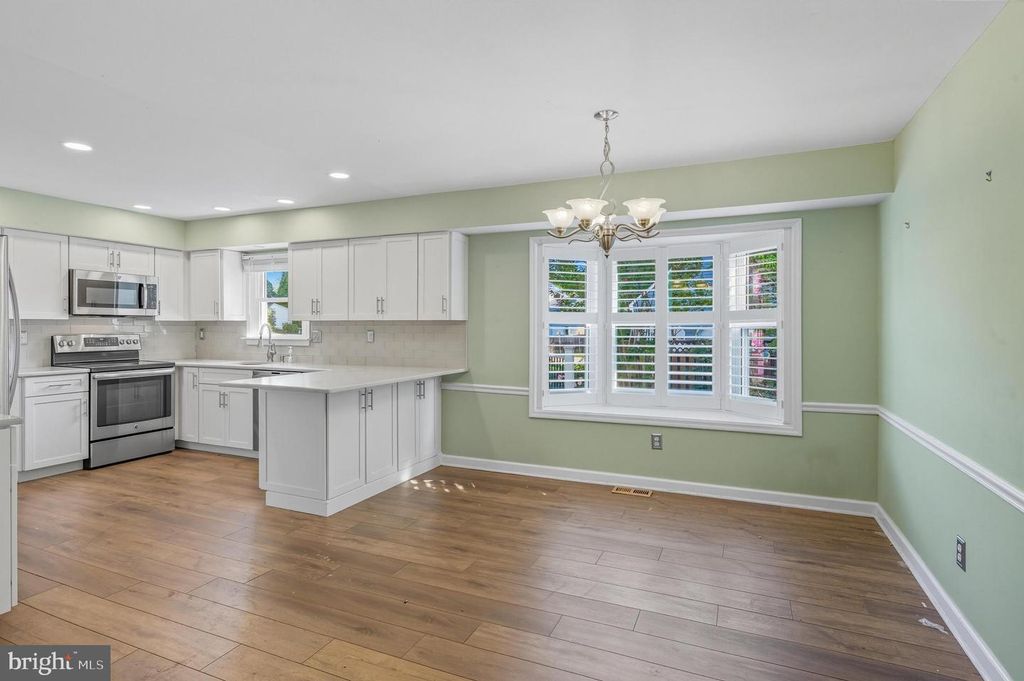 102 ELTON DR, Phoenixville, PA 19460