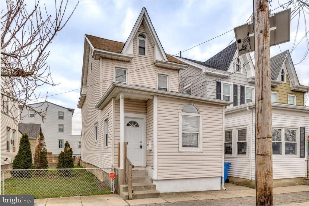 305 BROADWAY, Westville, NJ 08093