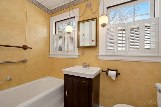 3817 Indianview Avenue, Mariemont, OH 45227