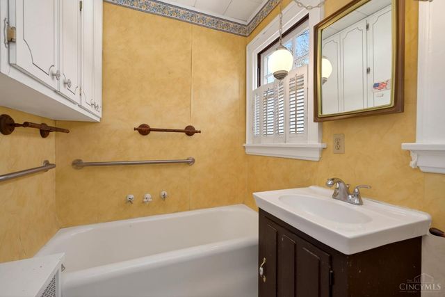 3817 Indianview Avenue, Mariemont, OH 45227