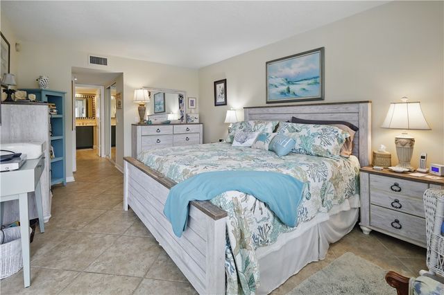 1026 Flamevine Lane 104, Vero Beach, FL 32963