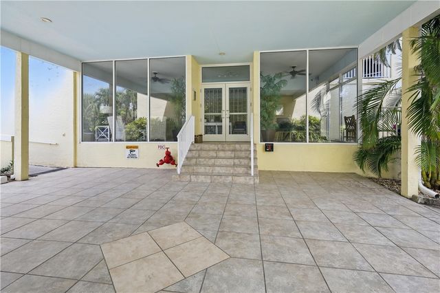 1026 Flamevine Lane 104, Vero Beach, FL 32963