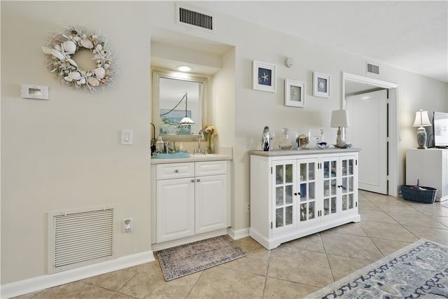 1026 Flamevine Lane 104, Vero Beach, FL 32963