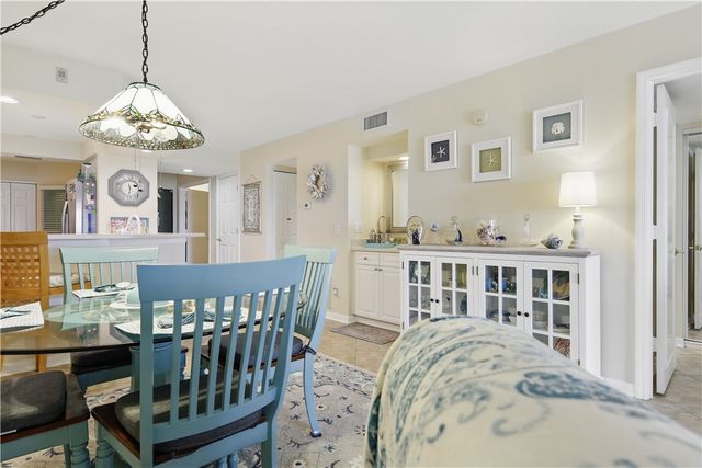 1026 Flamevine Lane 104, Vero Beach, FL 32963