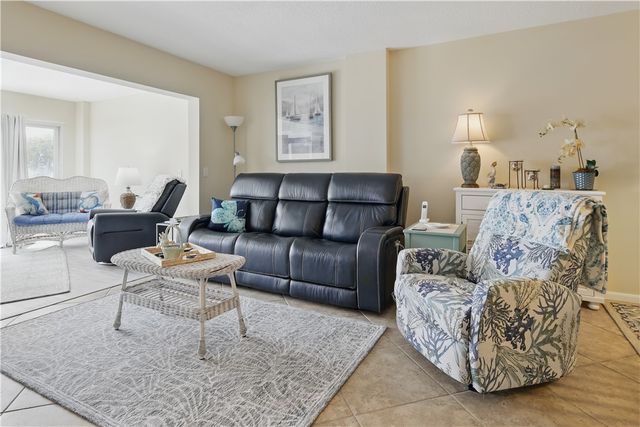 1026 Flamevine Lane 104, Vero Beach, FL 32963