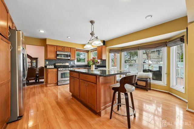 9 Chipwood Lane, North Brunswick, NJ 08902