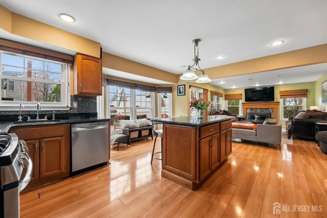 9 Chipwood Lane, North Brunswick, NJ 08902