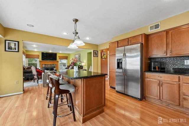 9 Chipwood Lane, North Brunswick, NJ 08902