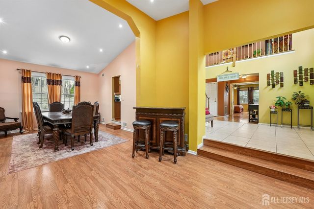 9 Chipwood Lane, North Brunswick, NJ 08902