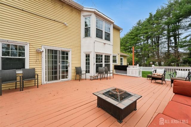 9 Chipwood Lane, North Brunswick, NJ 08902