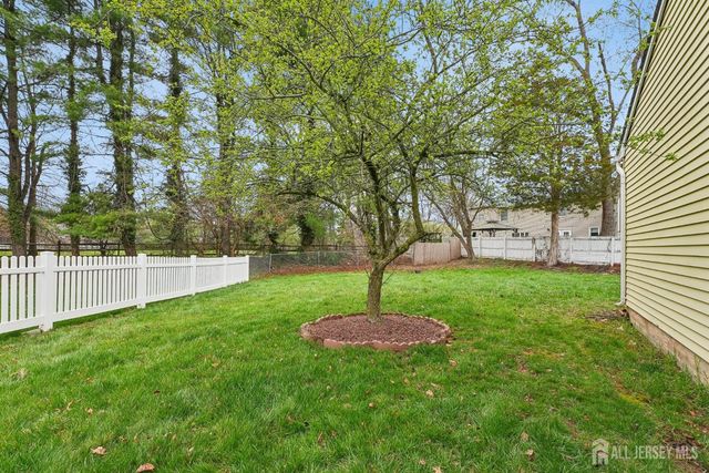 9 Chipwood Lane, North Brunswick, NJ 08902
