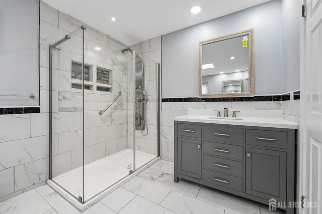 9 Chipwood Lane, North Brunswick, NJ 08902