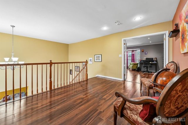 9 Chipwood Lane, North Brunswick, NJ 08902