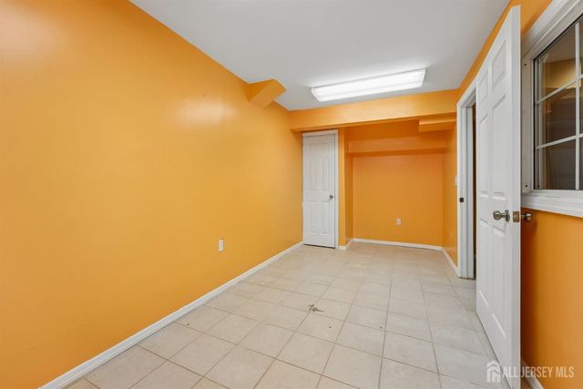 9 Chipwood Lane, North Brunswick, NJ 08902