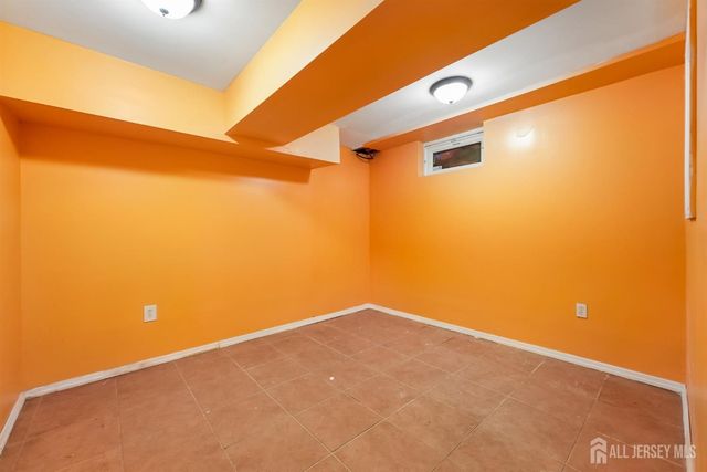 9 Chipwood Lane, North Brunswick, NJ 08902