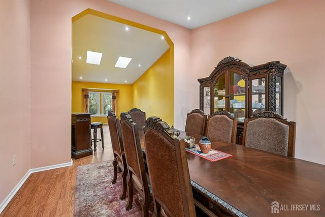 9 Chipwood Lane, North Brunswick, NJ 08902