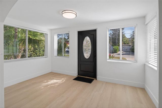 1113 N Victoria Park Rd, Fort Lauderdale, FL 33304