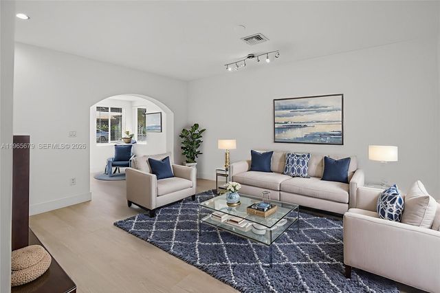 1113 N Victoria Park Rd, Fort Lauderdale, FL 33304