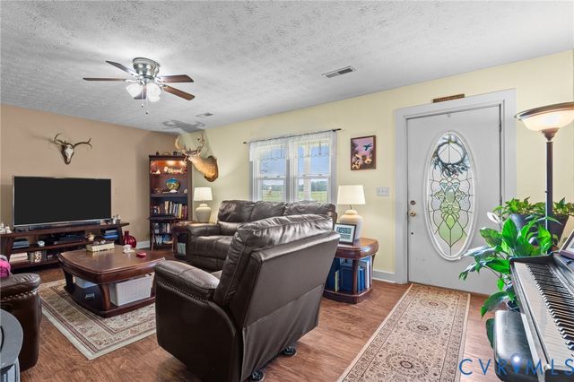 725 Transco Rd, Scottsville, VA 24590