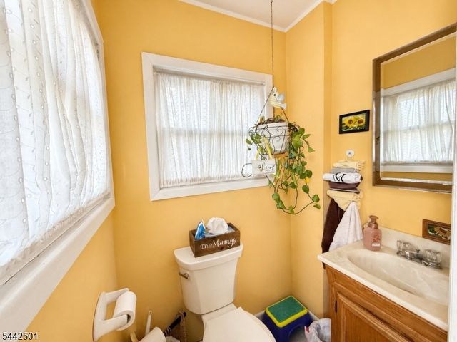 810 Colfax Ave, Pompton Lakes Boro, NJ 07442