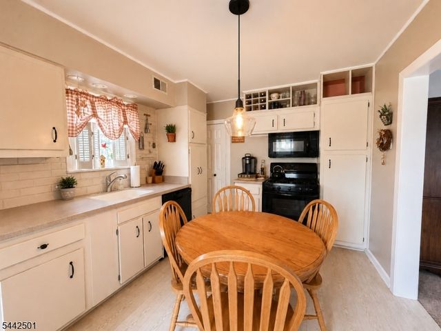 810 Colfax Ave, Pompton Lakes Boro, NJ 07442