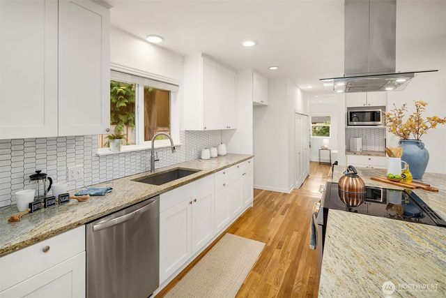 11627 204th Avenue NE, Redmond, WA 98053