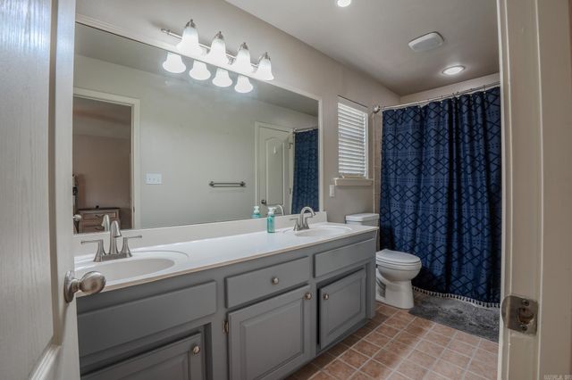 35 Garden Oaks Drive, Maumelle, AR 72113