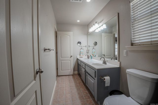 35 Garden Oaks Drive, Maumelle, AR 72113
