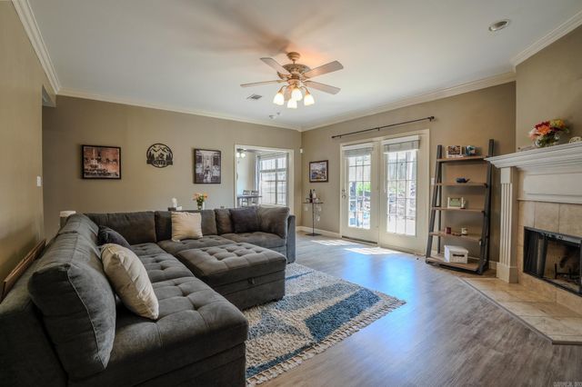 35 Garden Oaks Drive, Maumelle, AR 72113