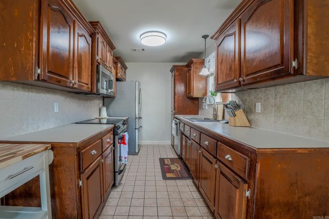 35 Garden Oaks Drive, Maumelle, AR 72113