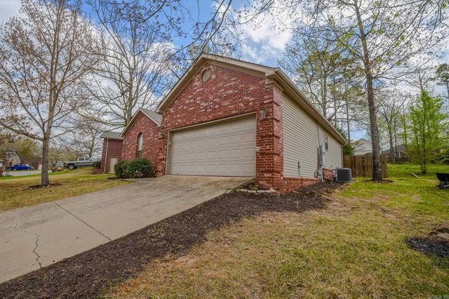 35 Garden Oaks Drive, Maumelle, AR 72113