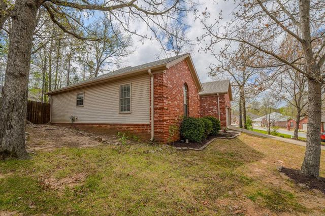 35 Garden Oaks Drive, Maumelle, AR 72113