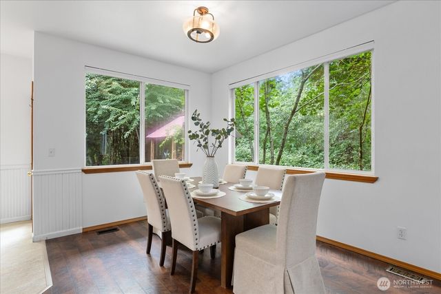 19414 77th Place NE, Kenmore, WA 98028