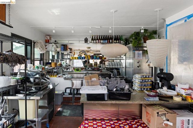4935 Shattuck Ave, Oakland, CA 94609