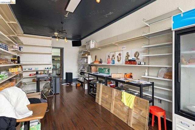 4935 Shattuck Ave, Oakland, CA 94609