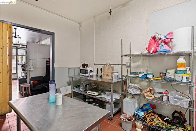 4935 Shattuck Ave, Oakland, CA 94609