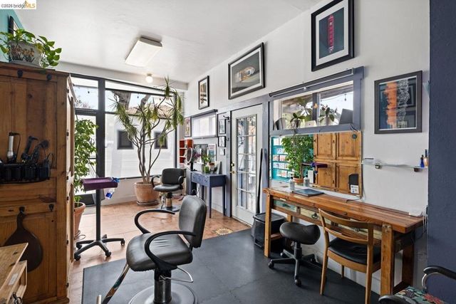 4935 Shattuck Ave, Oakland, CA 94609