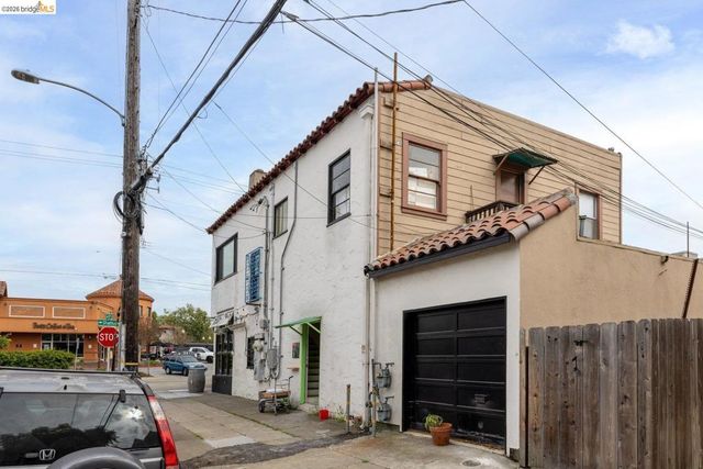 4935 Shattuck Ave, Oakland, CA 94609