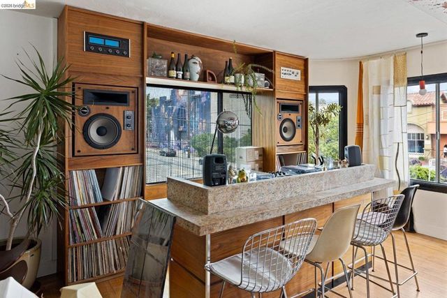 4935 Shattuck Ave, Oakland, CA 94609