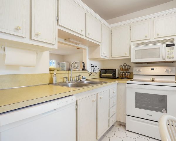 3500 NW 48th Avenue 513, Lauderdale Lakes, FL 33319