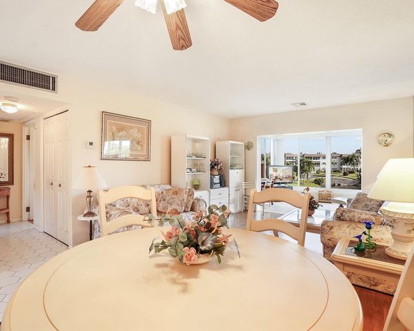 3500 NW 48th Avenue 513, Lauderdale Lakes, FL 33319