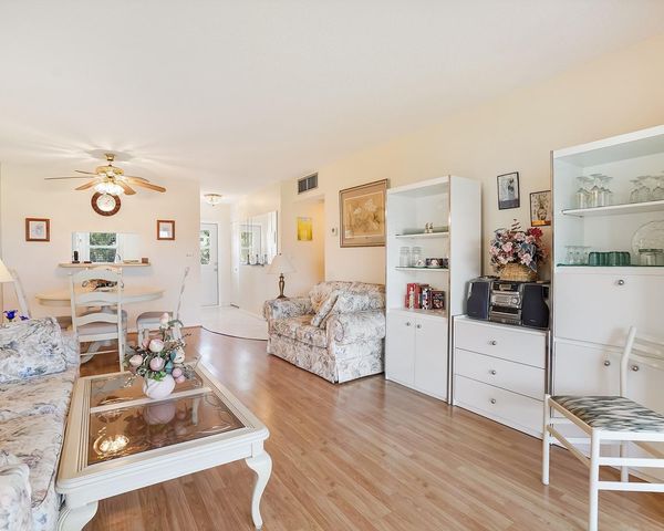 3500 NW 48th Avenue 513, Lauderdale Lakes, FL 33319