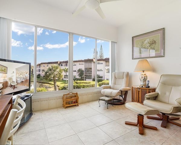 3500 NW 48th Avenue 513, Lauderdale Lakes, FL 33319
