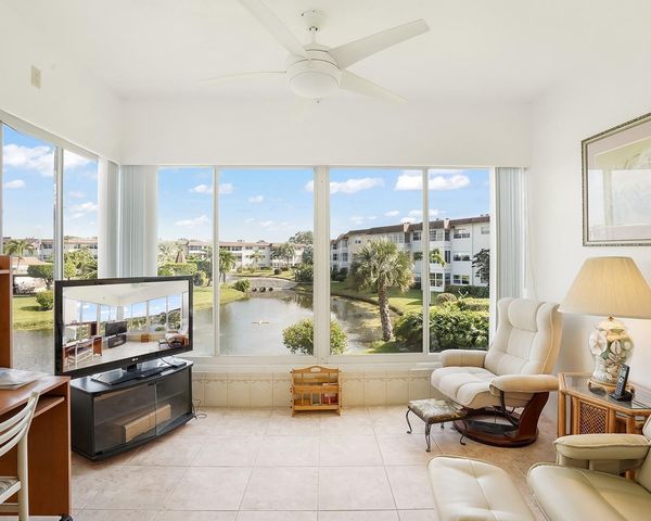 3500 NW 48th Avenue 513, Lauderdale Lakes, FL 33319